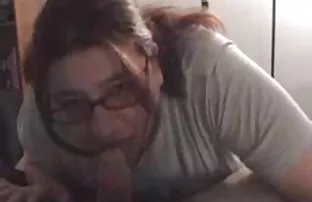 XXX Rigidly ఇబ్బంది పెట్టాడు ఆమె పని మనిషి లో బాత్రూమ్