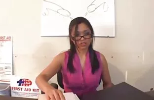 XXX అతను ప్రారంభమైంది stroking నగ్న శరీరం యొక్క ఒక స్వర్ణ కొరియన్లు