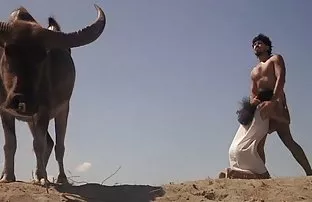 XXX ఆమె లో తెలియని మంచం వద్ద ఆమె ప్రియుడు