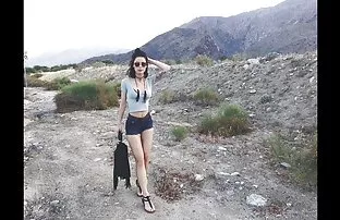 XXX చాలు ఈ అమ్మాయి మంచం మీద