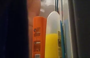 XXX కొవ్వు జుట్టుతో మరియు దుష్ట చిన్న మనిషి పట్టింది. రెండు అమ్మాయిలు