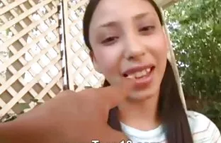 XXX ఒంటరిగా Mariana ఒక కుర్చీ లో