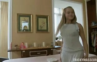 XXX మహిళా ఏజెంట్ having fun at the కాస్టింగ్ తో చైనీస్ Keni