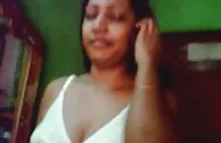 XXX వద్ద వారి మొదటి పోర్న్ నటించటం చాలా నిరాడంబరమైన