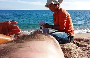 XXX Bespectacled కొవ్వు చిక్ తో పెద్ద milkings మరియు పెద్ద గాడిద