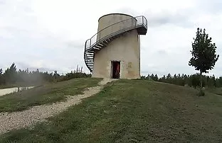 XXX రాగి జుట్టు బహిర్గతం మరియు ఇబ్బంది పెట్టాడు