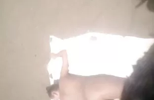 XXX Nadia విడాకులు తర్వాత ఉంది. కేంద్రం దృష్టిని పురుషులు