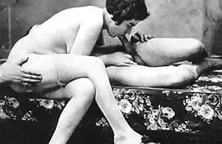 XXX టై ఆమె బెడ్ మరియు హార్డ్ అన్ని రంధ్రాలు లో ఇబ్బంది పెట్టాడు