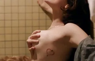 XXX ఒక మంచి చూస్తున్న జపనీస్ అమ్మాయి ఇచ్చింది తెలియని అబ్బాయిలు సబ్వే లో