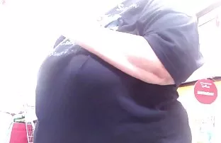 XXX వ్యక్తి మేల్కొని కింద ఆట నైపుణ్యంతో పెదవులు