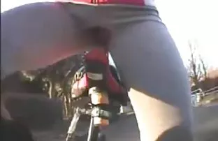 XXX ఒక యువ ప్రేమికుడు యొక్క బాల్రూమ్ నృత్యం ప్రదర్శించి వ్యాయామాలు తో ఒక శిక్షకుడు