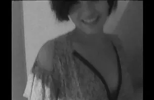 XXX అమ్మాయి లేస్ లోదుస్తుల