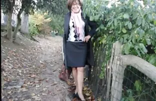 XXX Anastasia తెలిపాడు. తన రక్షకుడైన, pocinovice ఆమె విరిగిన కారు ట్రాక్