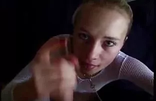 XXX అత్యంత కారుతున్న పూకు తో కుట్లు mistinguette