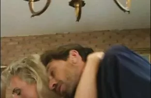 XXX ఒక మనిషి మరియు ఒక యువ రంధ్రం