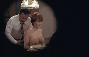 XXX అమెరికన్ విద్యార్థులు చుట్టూ నడుస్తున్న వసతి నగ్నంగా మరియు అప్పుడు ధెంగడమ్