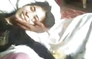 XXX ఒక జంట రష్యా నుండి పొందుటకు ఒక మంచి ఫక్ ముందు ఒక ల్యాప్టాప్