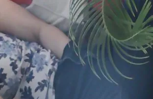 XXX ఇబ్బందికరమైన భంగిమలో