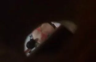 XXX స్నో వైట్-complessita దుస్తులు తొలగించండి మరియు ఆమె పూకు మీధ వేలితోరుద్ధడమ్ పూకు