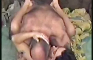 XXX మనోహరమైన అమ్మాయిలు తో స్ట్రాప్-న