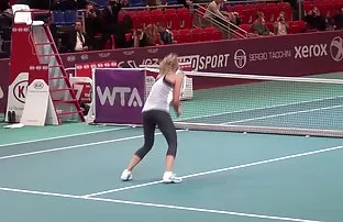 XXX నగ్నంగా అమ్మాయిలు వ్యాయామాలు చేయడం