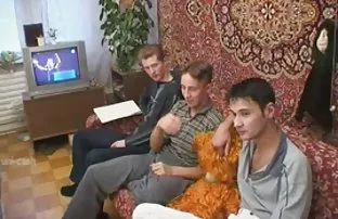 XXX ఒక అమ్మాయి కలుసుకున్నారు యార్డ్ లో