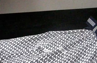 XXX పడుచు నలుపు టైట్స్ తో రంధ్రం పంగ