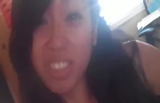 XXX డౌన్ కూర్చుని ఒక బెంచ్ మీద