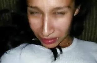 XXX పిరుదులపై గాడిద మొదలవుతుంది.