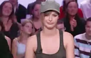 XXX రష్యన్ ముక్కలు ఇచ్చింది Antoshka