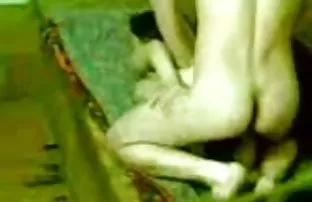 XXX మహిళ మురుగు బయటకు వచ్చినప్పుడు పలుచన భర్తీ టాయిలెట్ తో తన నోరు తెరిచి